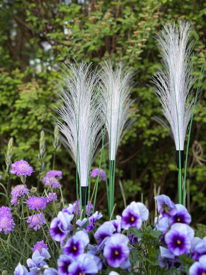 GlowPampas — Solar Reed Lamp