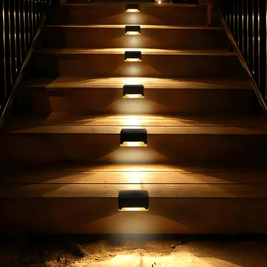 GardenGlow — Automatische en Waterdichte Verlichting (10-delige set)